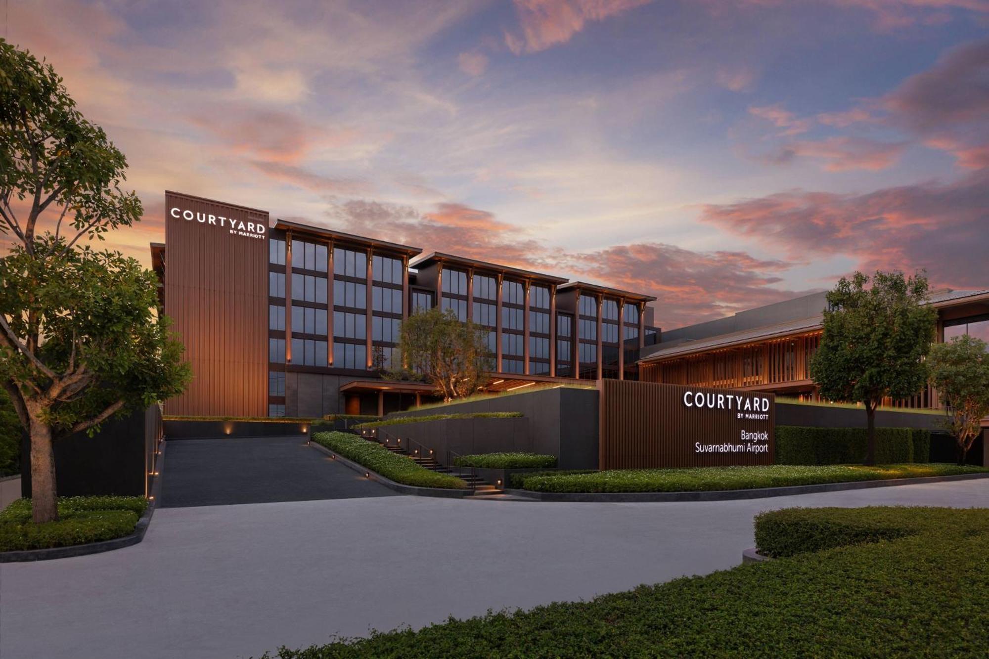 Courtyard By Marriott Bangkok Suvarnabhumi Airport Exterior foto