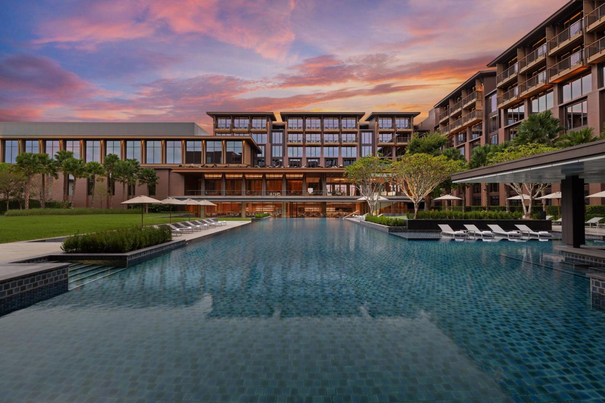 Courtyard By Marriott Bangkok Suvarnabhumi Airport Exterior foto